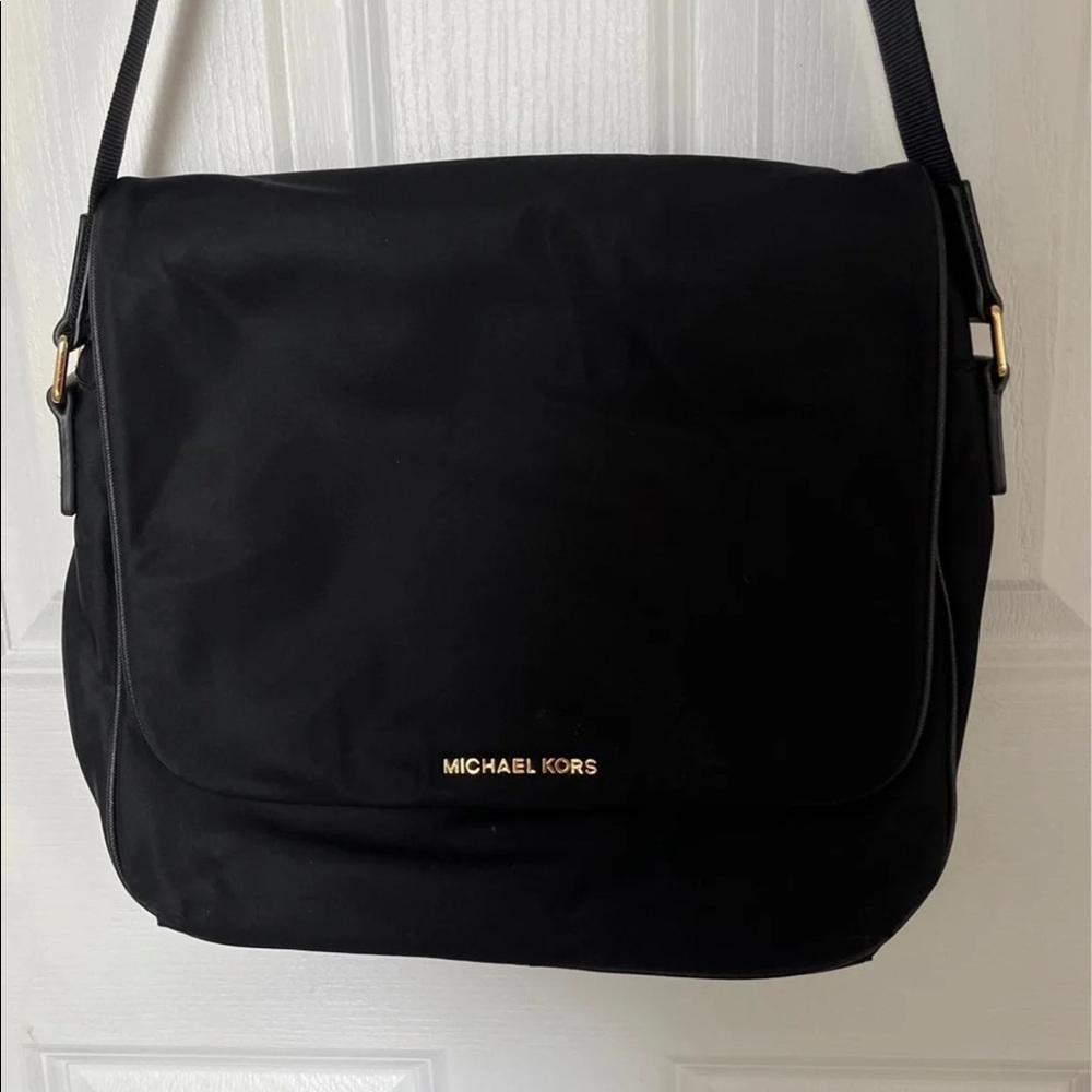 Michael Kors Kieran Lg Nylon Messenger Bag